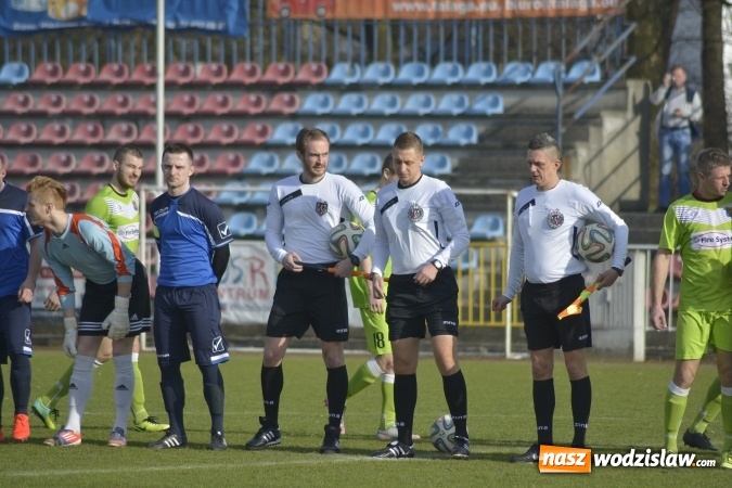 Zdjęcie w galerii na portalu naszwodzislaw.com: Podział punktów w derbowym meczu przy Bogumińskiej wiadomości z regionu