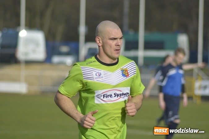 Zdjęcie w galerii na portalu naszwodzislaw.com: Podział punktów w derbowym meczu przy Bogumińskiej wiadomości z regionu