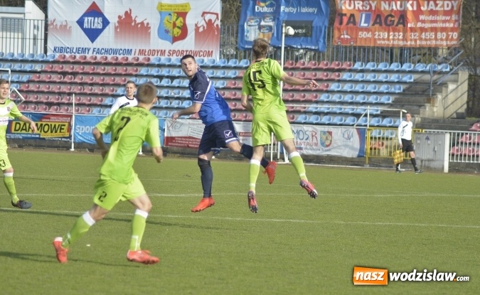 Zdjęcie w galerii na portalu naszwodzislaw.com: Podział punktów w derbowym meczu przy Bogumińskiej wiadomości z regionu