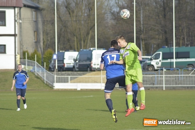 Zdjęcie w galerii na portalu naszwodzislaw.com: Podział punktów w derbowym meczu przy Bogumińskiej wiadomości z regionu