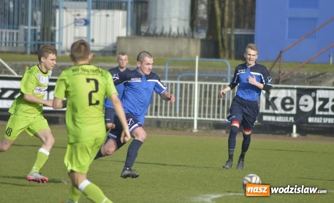 Zdjęcie w galerii na portalu naszwodzislaw.com: Podział punktów w derbowym meczu przy Bogumińskiej wiadomości z regionu