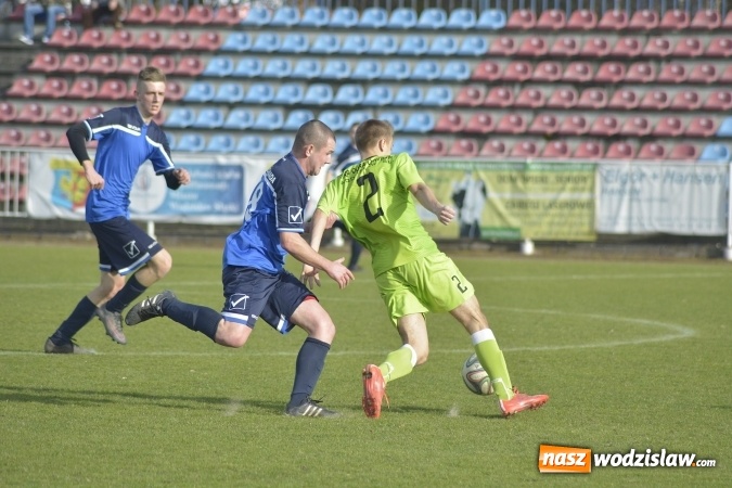 Zdjęcie w galerii na portalu naszwodzislaw.com: Podział punktów w derbowym meczu przy Bogumińskiej wiadomości z regionu