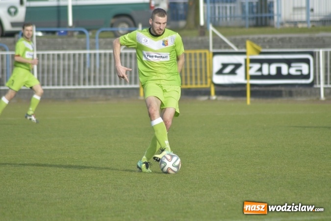 Zdjęcie w galerii na portalu naszwodzislaw.com: Podział punktów w derbowym meczu przy Bogumińskiej wiadomości z regionu