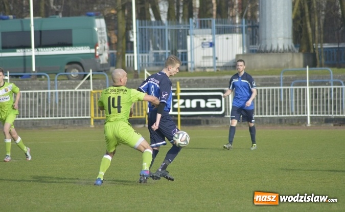 Zdjęcie w galerii na portalu naszwodzislaw.com: Podział punktów w derbowym meczu przy Bogumińskiej wiadomości z regionu