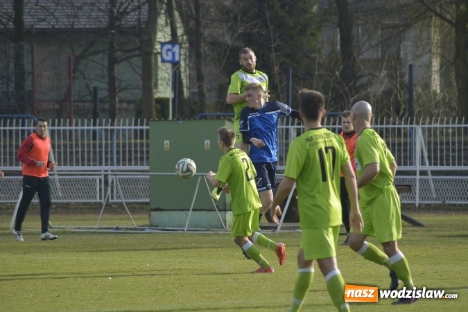 Zdjęcie w galerii na portalu naszwodzislaw.com: Podział punktów w derbowym meczu przy Bogumińskiej wiadomości z regionu