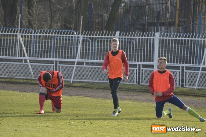 Zdjęcie w galerii na portalu naszwodzislaw.com: Podział punktów w derbowym meczu przy Bogumińskiej wiadomości z regionu