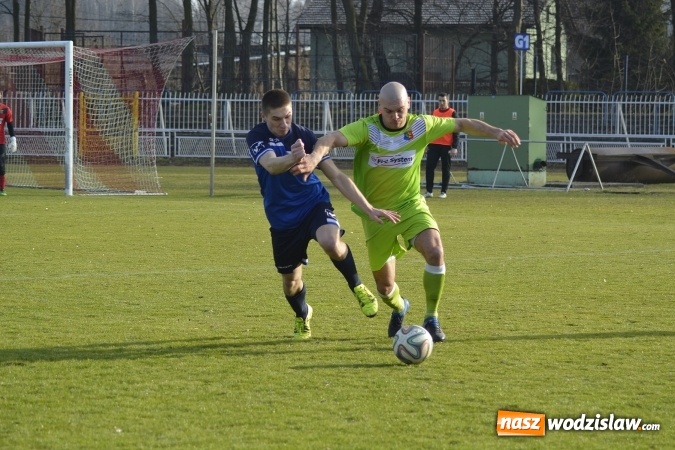 Zdjęcie w galerii na portalu naszwodzislaw.com: Podział punktów w derbowym meczu przy Bogumińskiej wiadomości z regionu
