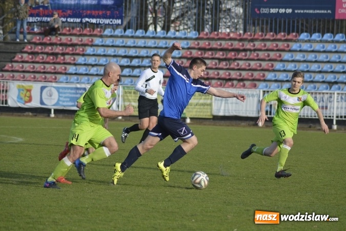 Zdjęcie w galerii na portalu naszwodzislaw.com: Podział punktów w derbowym meczu przy Bogumińskiej wiadomości z regionu