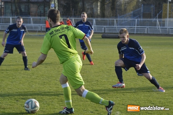 Zdjęcie w galerii na portalu naszwodzislaw.com: Podział punktów w derbowym meczu przy Bogumińskiej wiadomości z regionu
