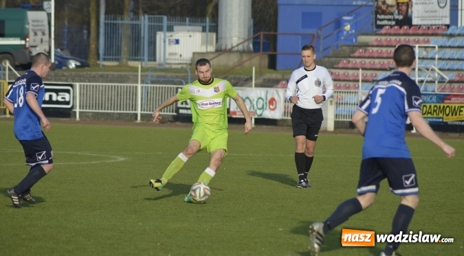 Zdjęcie w galerii na portalu naszwodzislaw.com: Podział punktów w derbowym meczu przy Bogumińskiej wiadomości z regionu