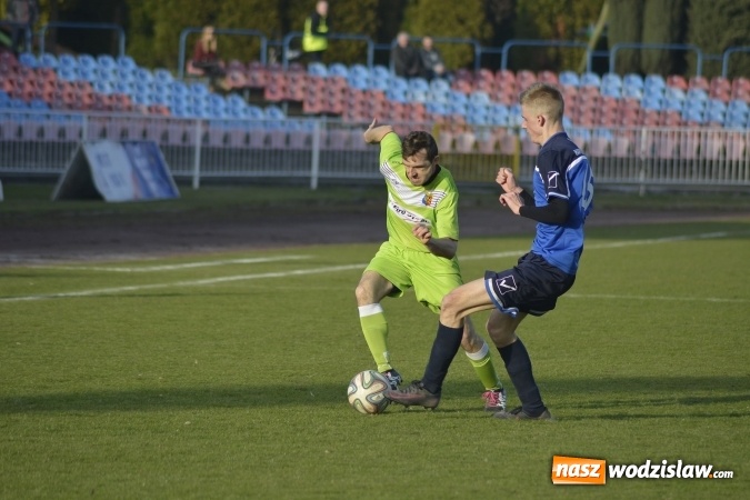 Zdjęcie w galerii na portalu naszwodzislaw.com: Podział punktów w derbowym meczu przy Bogumińskiej wiadomości z regionu