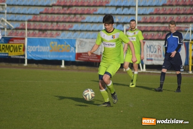 Zdjęcie w galerii na portalu naszwodzislaw.com: Podział punktów w derbowym meczu przy Bogumińskiej wiadomości z regionu