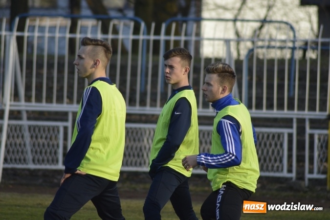 Zdjęcie w galerii na portalu naszwodzislaw.com: Podział punktów w derbowym meczu przy Bogumińskiej wiadomości z regionu