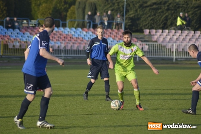 Zdjęcie w galerii na portalu naszwodzislaw.com: Podział punktów w derbowym meczu przy Bogumińskiej wiadomości z regionu