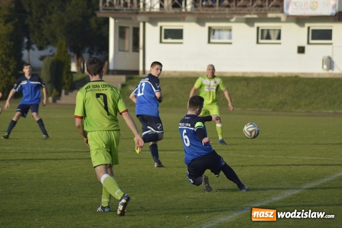 Zdjęcie w galerii na portalu naszwodzislaw.com: Podział punktów w derbowym meczu przy Bogumińskiej wiadomości z regionu