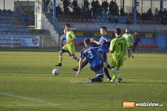 Zdjęcie w galerii na portalu naszwodzislaw.com: Podział punktów w derbowym meczu przy Bogumińskiej wiadomości z regionu