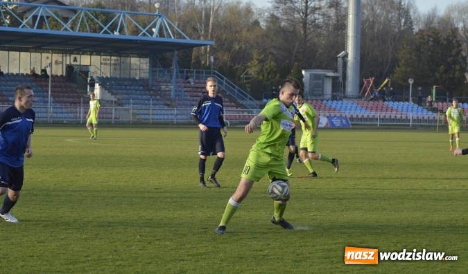 Zdjęcie w galerii na portalu naszwodzislaw.com: Podział punktów w derbowym meczu przy Bogumińskiej wiadomości z regionu