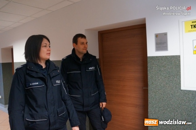 Zdjęcie w galerii na portalu naszwodzislaw.com: Dzielnicowi - jak wygląda ich codzienna służba? wiadomości z regionu
