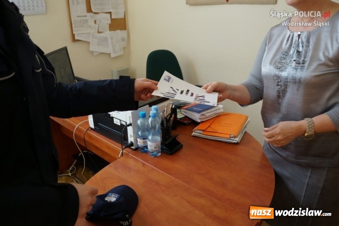 Zdjęcie w galerii na portalu naszwodzislaw.com: Dzielnicowi - jak wygląda ich codzienna służba? wiadomości z regionu