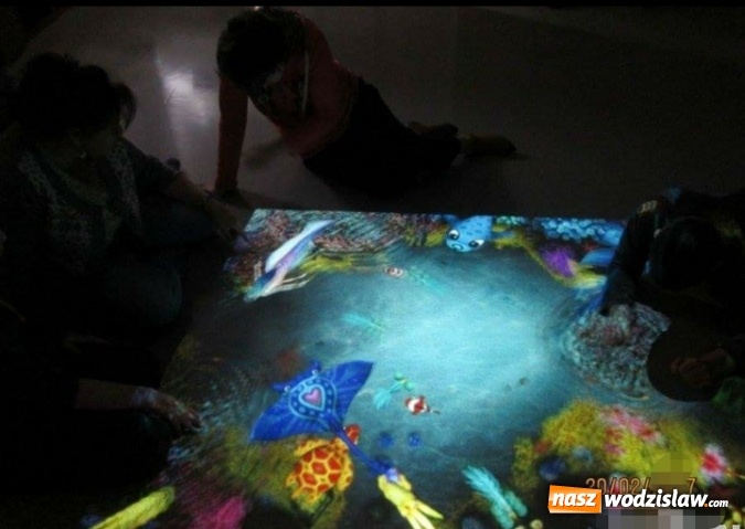 Zdjęcie w galerii na portalu naszwodzislaw.com: Tajemnicza wyspa w szkole  wiadomości z regionu