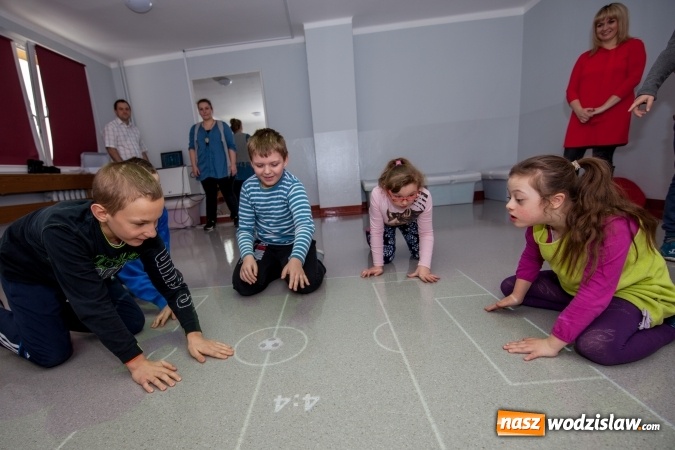 Zdjęcie w galerii na portalu naszwodzislaw.com: Tajemnicza wyspa w szkole  wiadomości z regionu