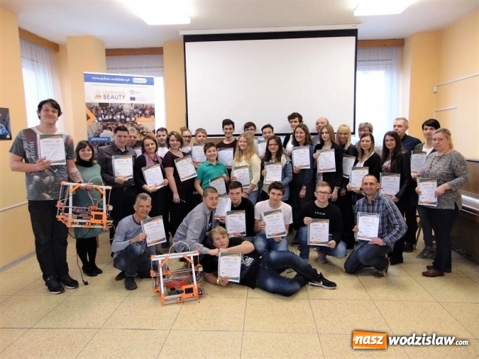 Zdjęcie w galerii na portalu naszwodzislaw.com: Od zabytków techniki po druk 3D. Innowacje i eksperymenty w PCKZiU wiadomości z regionu