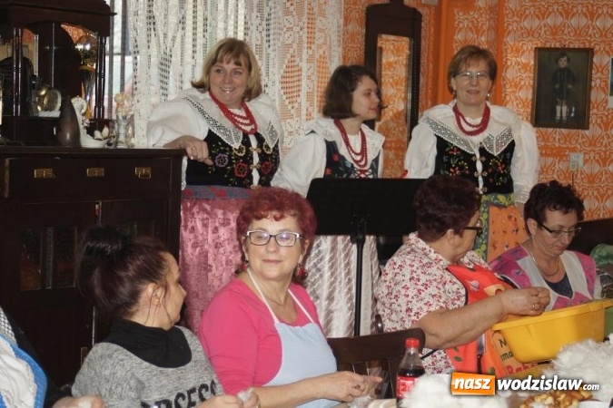 Zdjęcie w galerii na portalu naszwodzislaw.com: Gospodynie z Gogołowej zorganizowały tradycyjne szkubaczki wiadomości z regionu