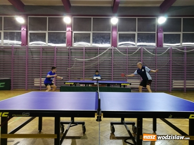 Zdjęcie w galerii na portalu naszwodzislaw.com: Tenisiści stołowi TKKF Relaks wygrali z UGKS Sokół Zebrzydowice wiadomości z regionu