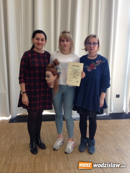 Zdjęcie w galerii na portalu naszwodzislaw.com: Uczennica ZSP w Pszowie na podium konkursu fryzjerskiego wiadomości z regionu