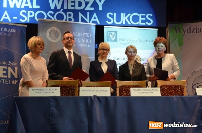 Zdjęcie w galerii na portalu naszwodzislaw.com: Festiwal wiedzy w I LO w Wodzisławiu Śląskim wiadomości z regionu