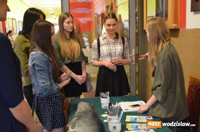 Zdjęcie w galerii na portalu naszwodzislaw.com: Festiwal wiedzy w I LO w Wodzisławiu Śląskim wiadomości z regionu