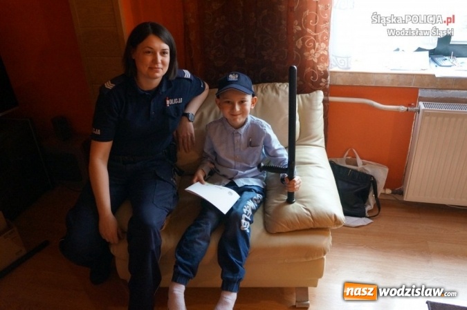 Zdjęcie w galerii na portalu naszwodzislaw.com: Wodzisławscy policjanci spełnili jedno z marzeń chorego Dominika wiadomości z regionu