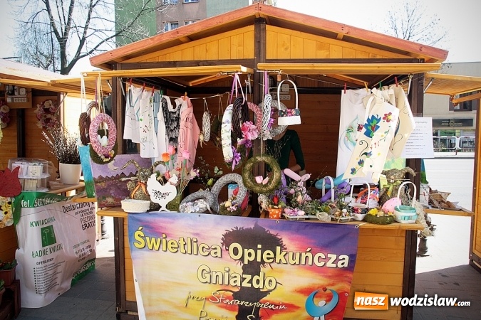 Zdjęcie w galerii na portalu naszwodzislaw.com: Wystartował dzisiaj i potrwa do jutra. W Pszowie trwa jarmark wielkanocny  wiadomości z regionu