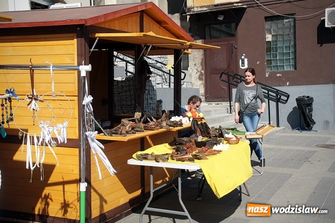 Zdjęcie w galerii na portalu naszwodzislaw.com: Wystartował dzisiaj i potrwa do jutra. W Pszowie trwa jarmark wielkanocny  wiadomości z regionu