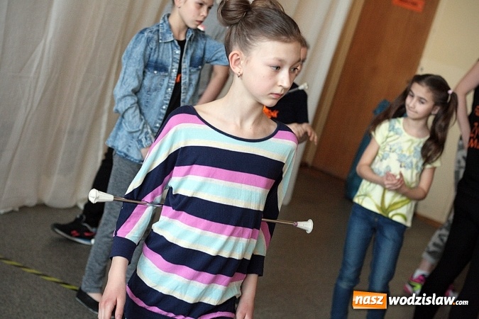 Zdjęcie w galerii na portalu naszwodzislaw.com: Kolejna edycja festiwalu tanecznego Aplauz w Marklowicach. Zatańczyła nawet... Cruella de Mon wiadomości z regionu