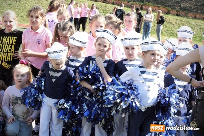 Zdjęcie w galerii na portalu naszwodzislaw.com: Kolejna edycja festiwalu tanecznego Aplauz w Marklowicach. Zatańczyła nawet... Cruella de Mon wiadomości z regionu
