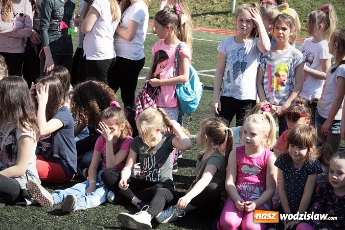 Zdjęcie w galerii na portalu naszwodzislaw.com: Kolejna edycja festiwalu tanecznego Aplauz w Marklowicach. Zatańczyła nawet... Cruella de Mon wiadomości z regionu