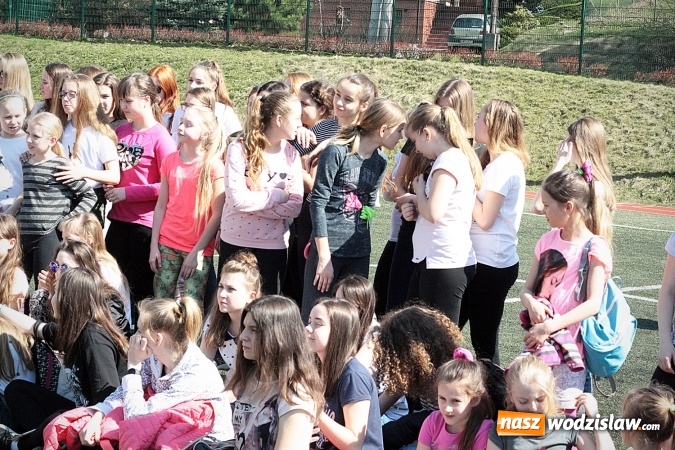 Zdjęcie w galerii na portalu naszwodzislaw.com: Kolejna edycja festiwalu tanecznego Aplauz w Marklowicach. Zatańczyła nawet... Cruella de Mon wiadomości z regionu