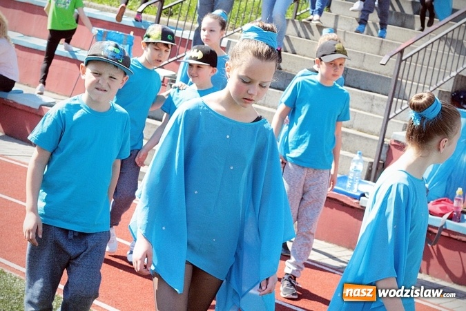 Zdjęcie w galerii na portalu naszwodzislaw.com: Kolejna edycja festiwalu tanecznego Aplauz w Marklowicach. Zatańczyła nawet... Cruella de Mon wiadomości z regionu
