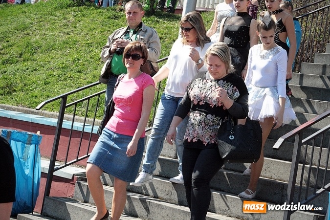 Zdjęcie w galerii na portalu naszwodzislaw.com: Kolejna edycja festiwalu tanecznego Aplauz w Marklowicach. Zatańczyła nawet... Cruella de Mon wiadomości z regionu