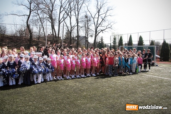 Zdjęcie w galerii na portalu naszwodzislaw.com: Kolejna edycja festiwalu tanecznego Aplauz w Marklowicach. Zatańczyła nawet... Cruella de Mon wiadomości z regionu