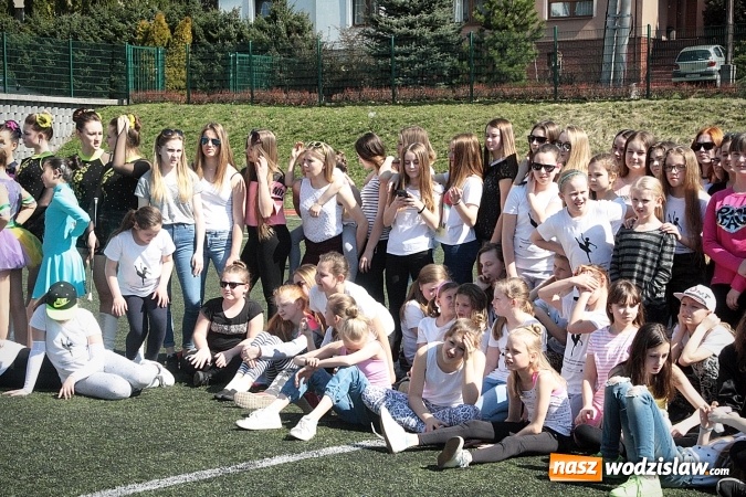 Zdjęcie w galerii na portalu naszwodzislaw.com: Kolejna edycja festiwalu tanecznego Aplauz w Marklowicach. Zatańczyła nawet... Cruella de Mon wiadomości z regionu