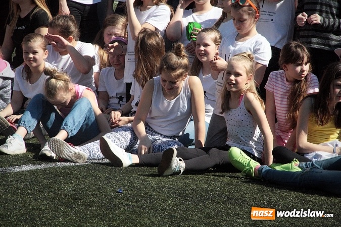Zdjęcie w galerii na portalu naszwodzislaw.com: Kolejna edycja festiwalu tanecznego Aplauz w Marklowicach. Zatańczyła nawet... Cruella de Mon wiadomości z regionu