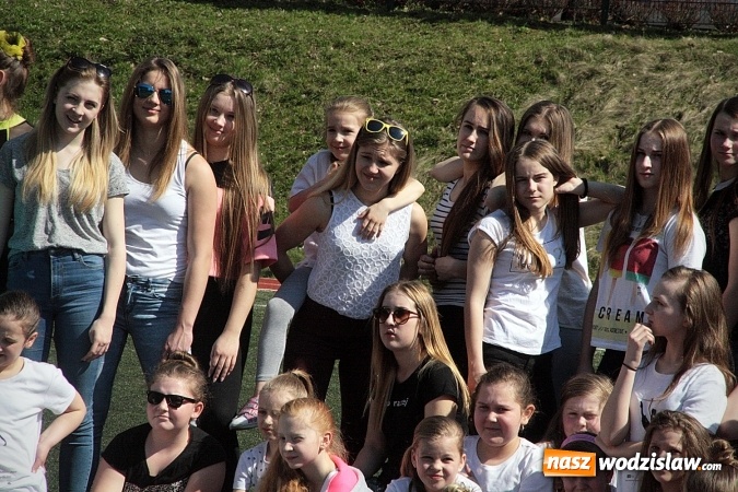 Zdjęcie w galerii na portalu naszwodzislaw.com: Kolejna edycja festiwalu tanecznego Aplauz w Marklowicach. Zatańczyła nawet... Cruella de Mon wiadomości z regionu