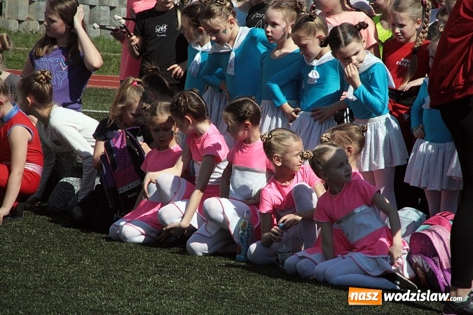 Zdjęcie w galerii na portalu naszwodzislaw.com: Kolejna edycja festiwalu tanecznego Aplauz w Marklowicach. Zatańczyła nawet... Cruella de Mon wiadomości z regionu