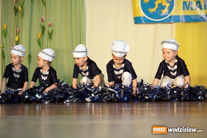 Zdjęcie w galerii na portalu naszwodzislaw.com: Kolejna edycja festiwalu tanecznego Aplauz w Marklowicach. Zatańczyła nawet... Cruella de Mon wiadomości z regionu