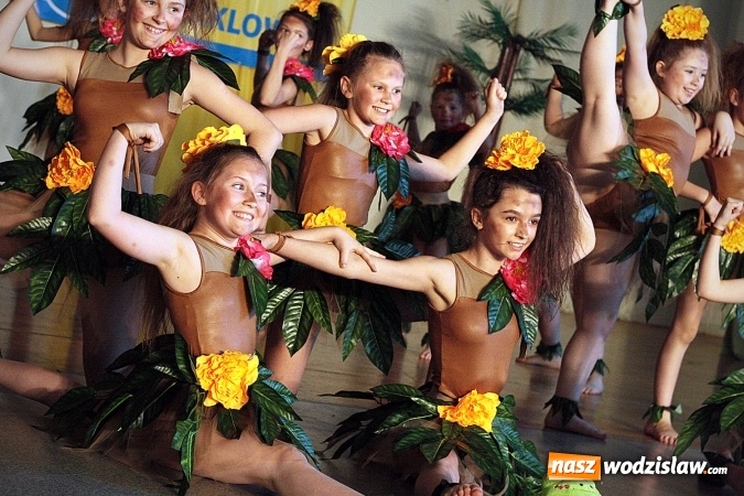 Zdjęcie w galerii na portalu naszwodzislaw.com: Kolejna edycja festiwalu tanecznego Aplauz w Marklowicach. Zatańczyła nawet... Cruella de Mon wiadomości z regionu