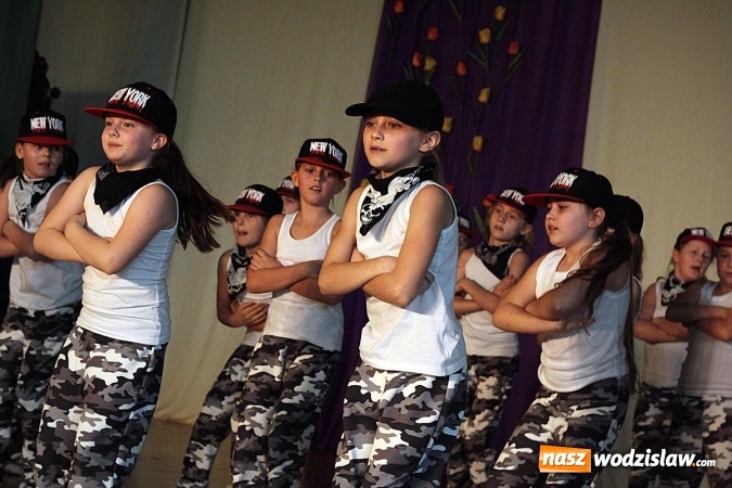 Zdjęcie w galerii na portalu naszwodzislaw.com: Kolejna edycja festiwalu tanecznego Aplauz w Marklowicach. Zatańczyła nawet... Cruella de Mon wiadomości z regionu
