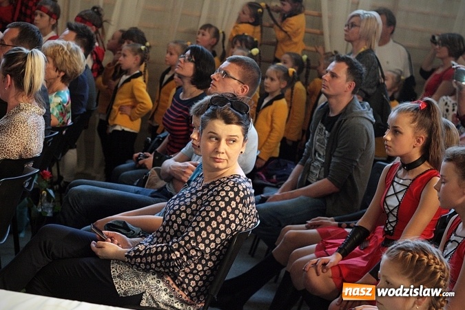 Zdjęcie w galerii na portalu naszwodzislaw.com: Kolejna edycja festiwalu tanecznego Aplauz w Marklowicach. Zatańczyła nawet... Cruella de Mon wiadomości z regionu