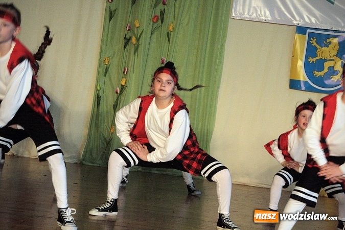 Zdjęcie w galerii na portalu naszwodzislaw.com: Kolejna edycja festiwalu tanecznego Aplauz w Marklowicach. Zatańczyła nawet... Cruella de Mon wiadomości z regionu